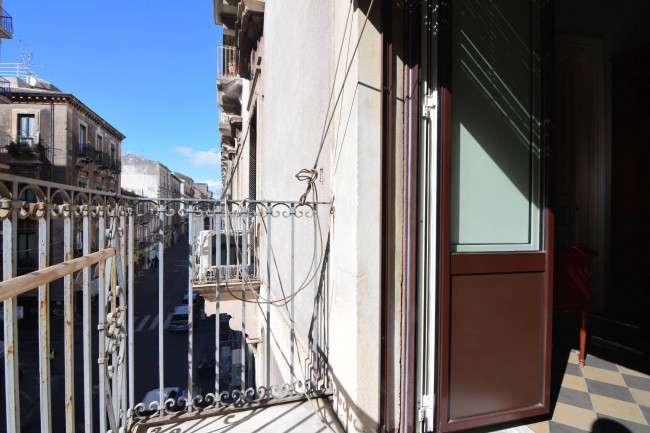 Appartamento Quadrilocale in affitto a Catania