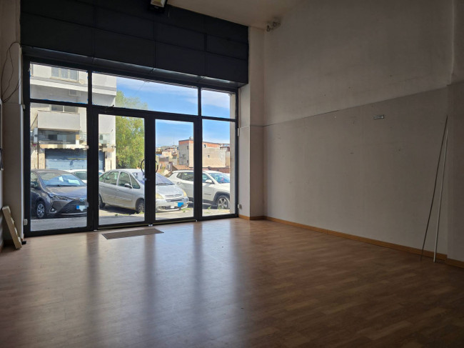 Locale commerciale in affitto a Catania