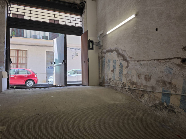 Deposito in vendita a Catania