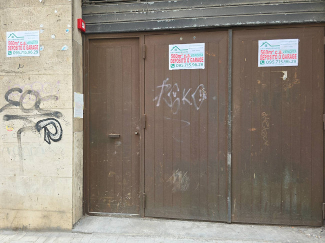 Deposito in vendita a Catania