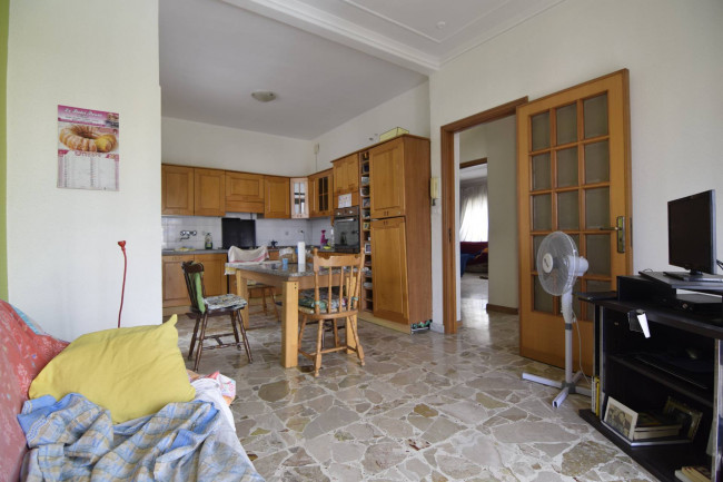 Appartamento Quadrilocale in vendita a Gravina di Catania