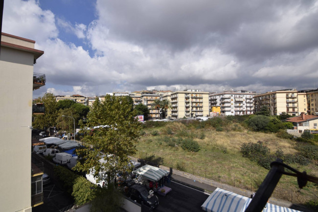 Appartamento Quadrilocale in vendita a Gravina di Catania