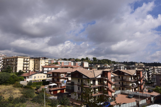 Appartamento Quadrilocale in vendita a Gravina di Catania