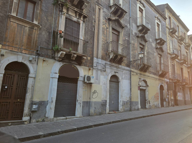 Appartamento Quadrilocale in vendita a Catania