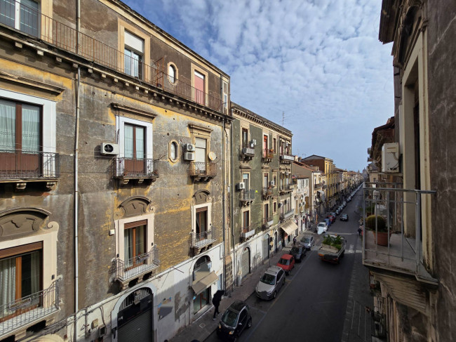 Appartamento Quadrilocale in vendita a Catania