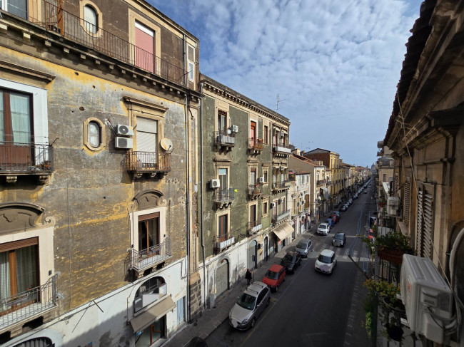Appartamento Quadrilocale in vendita a Catania