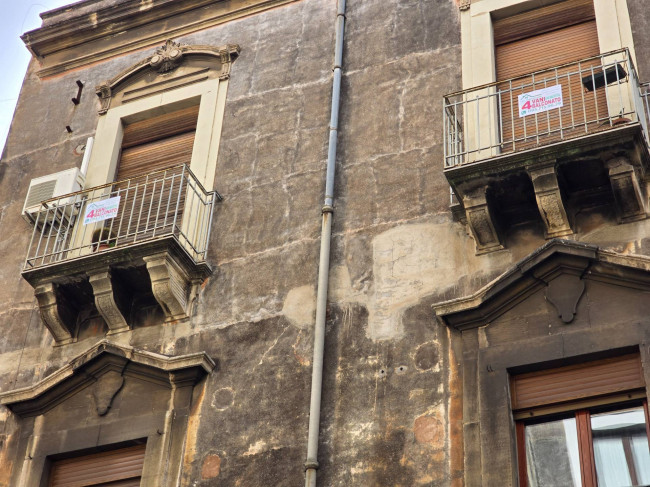 Appartamento Quadrilocale in vendita a Catania