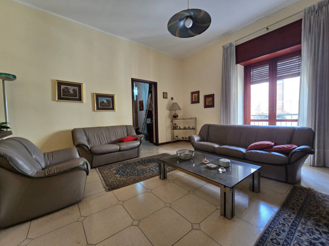 Appartamento Quadrilocale in vendita a Catania