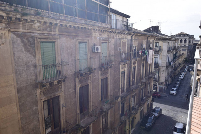 Appartamento Quadrilocale in vendita a Catania