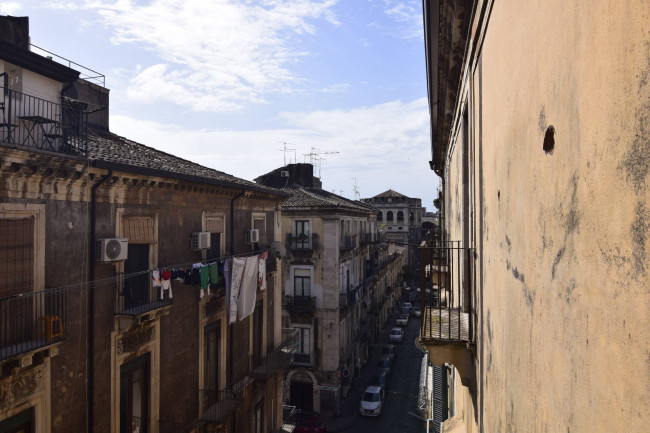 Appartamento Quadrilocale in vendita a Catania