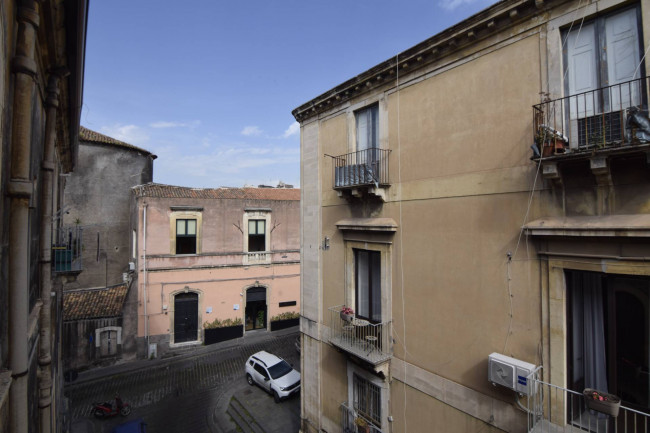 Appartamento Quadrilocale in vendita a Catania