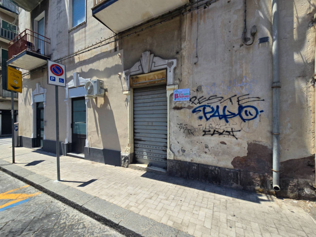 Locale commerciale in vendita a Catania