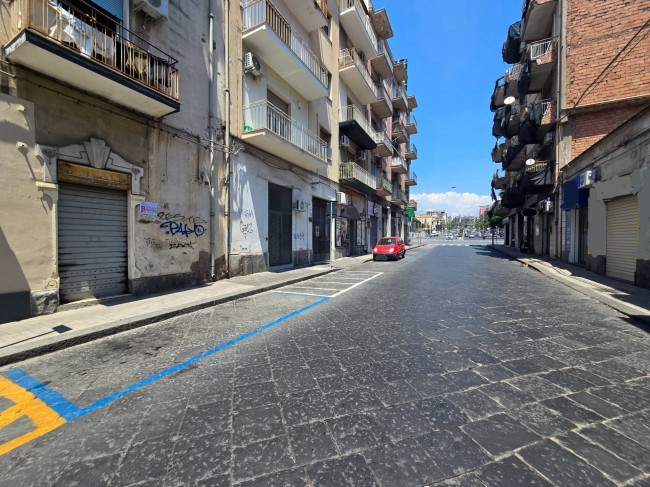 Locale commerciale in vendita a Catania