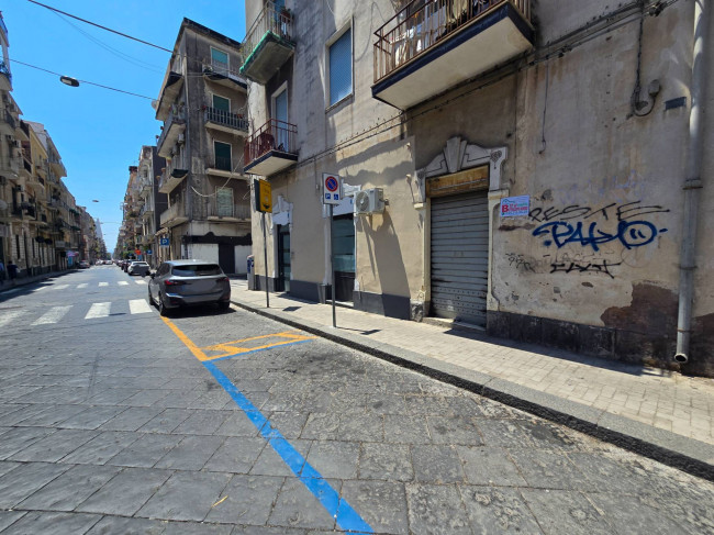 Locale commerciale in vendita a Catania