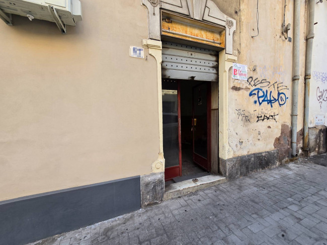 Locale commerciale in vendita a Catania