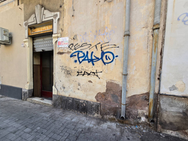 Locale commerciale in vendita a Catania