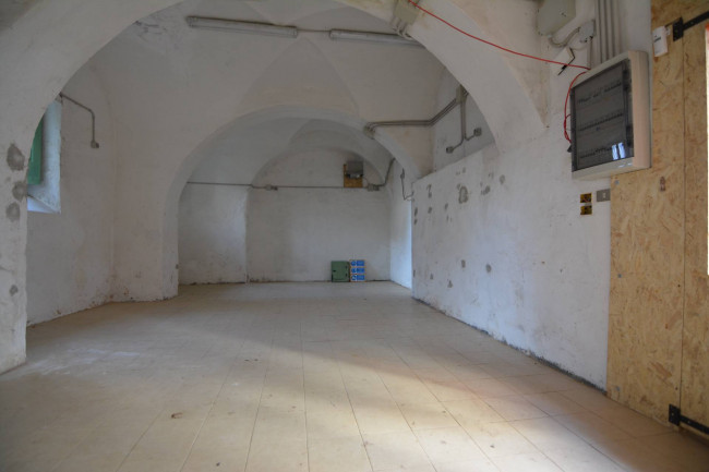 Deposito-Garage-Locale Commerciale in vendita a Catania