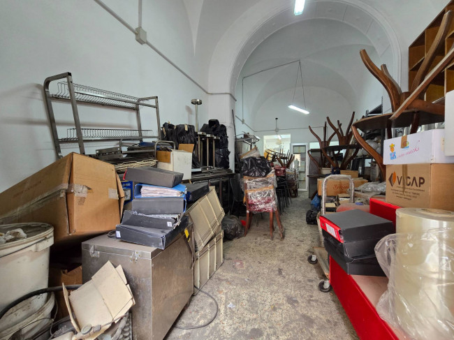 Locale commerciale in vendita a Catania