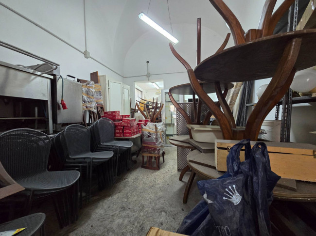 Locale commerciale in vendita a Catania