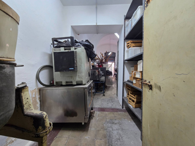 Locale commerciale in vendita a Catania