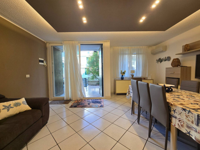 Zona mare - Appartamento in vendita a Augusta