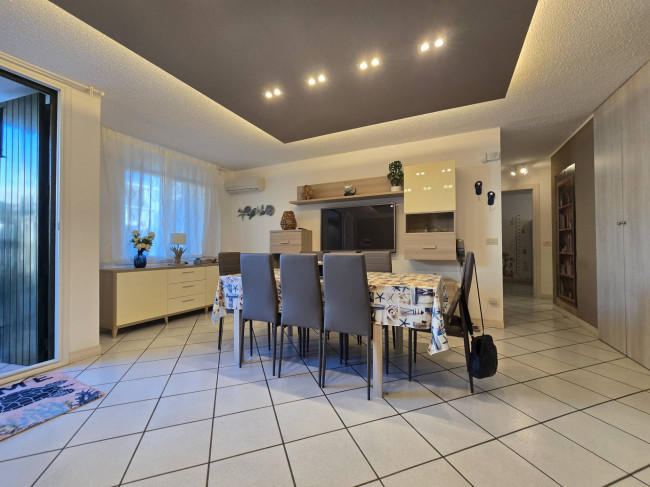 Zona mare - Appartamento in vendita a Augusta