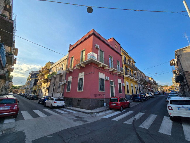 Appartamento Quadrilocale in vendita a Catania