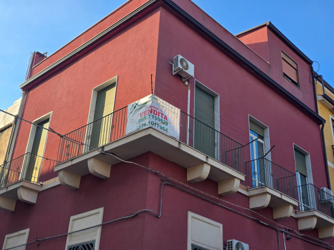 Appartamento Quadrilocale in vendita a Catania