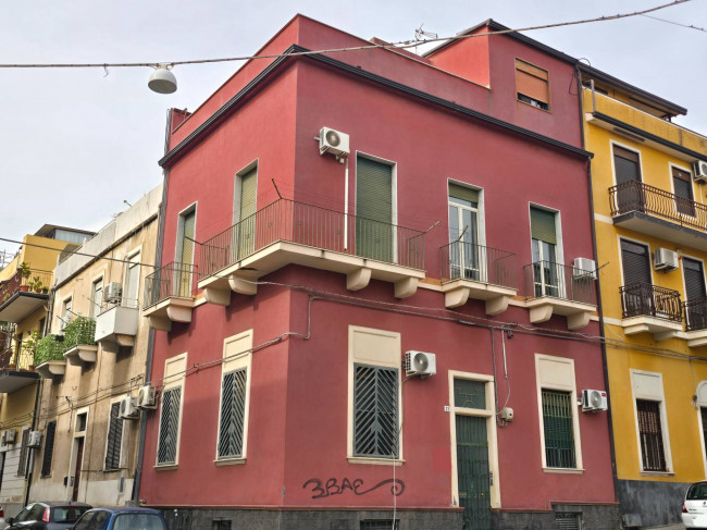 Appartamento Quadrilocale in vendita a Catania