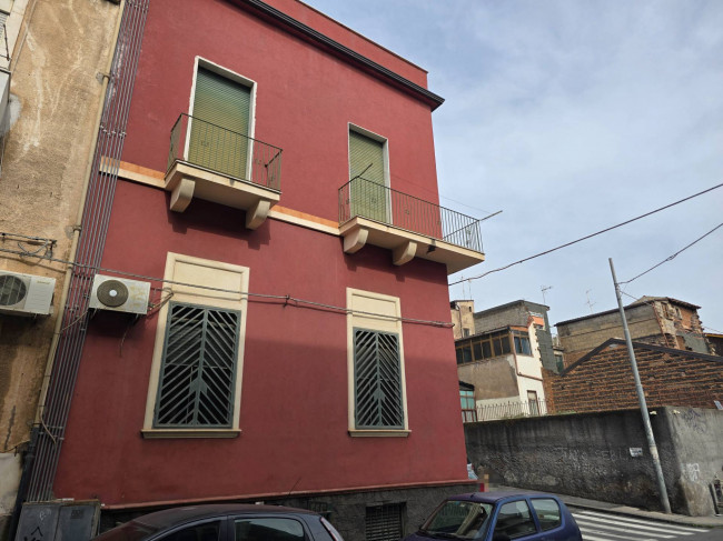 Appartamento Quadrilocale in vendita a Catania