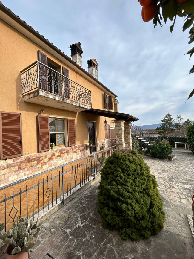 Villetta Bifamiliare in vendita a Todi