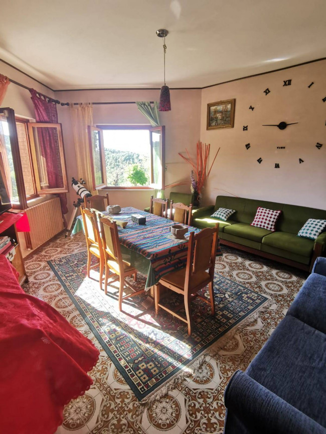 Casa singola in vendita a Baschi