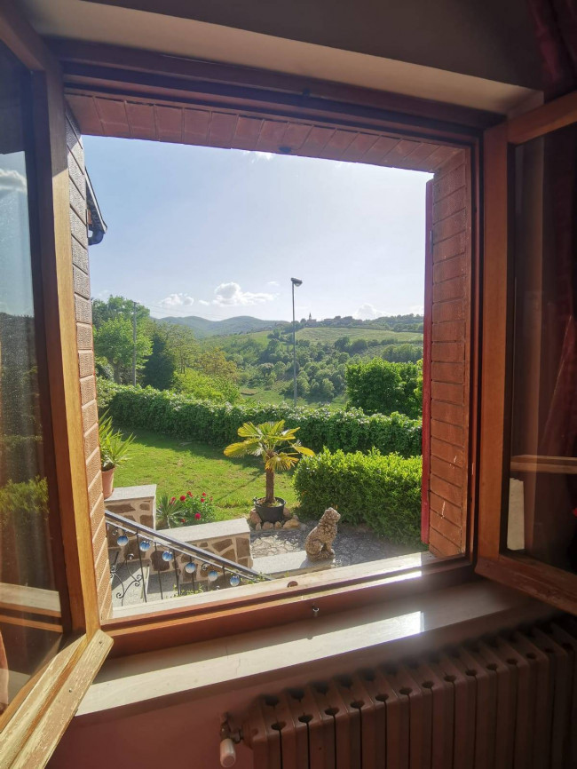 Casa singola in vendita a Baschi