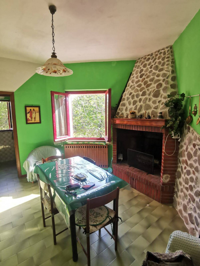 Casa singola in vendita a Baschi