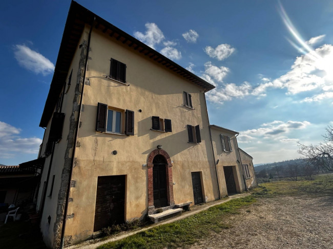 Rustico in vendita a Massa Martana