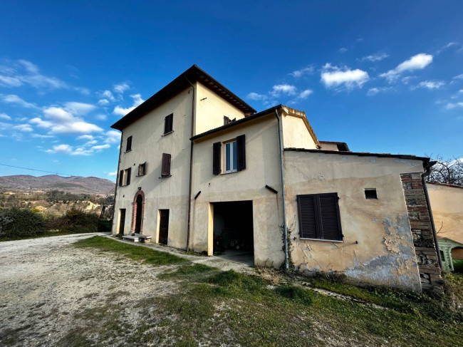 Rustico in vendita a Massa Martana