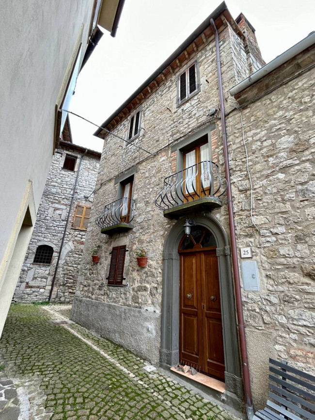 Cielo Terra in vendita a Baschi