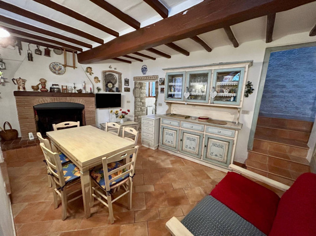 Cielo Terra in vendita a Baschi