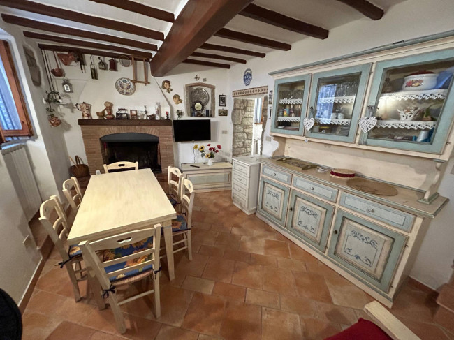 Cielo Terra in vendita a Baschi