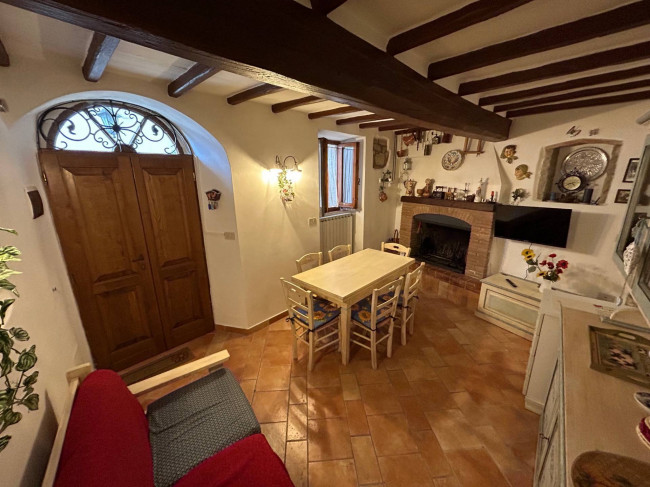 Cielo Terra in vendita a Baschi