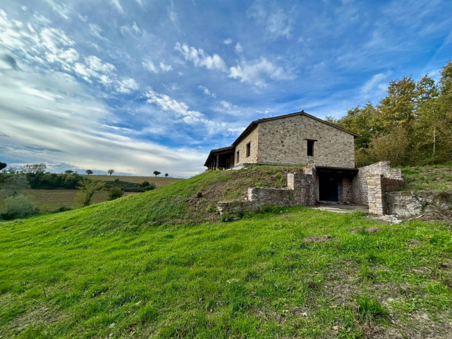 Rustico in vendita a Massa Martana