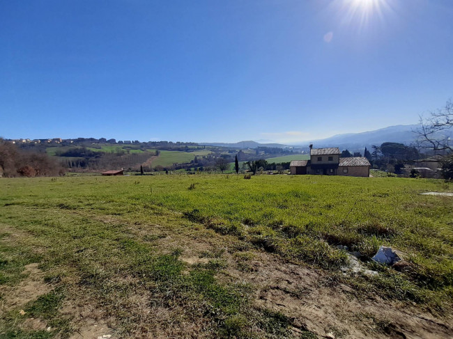 Terreno edificabile in vendita a Todi