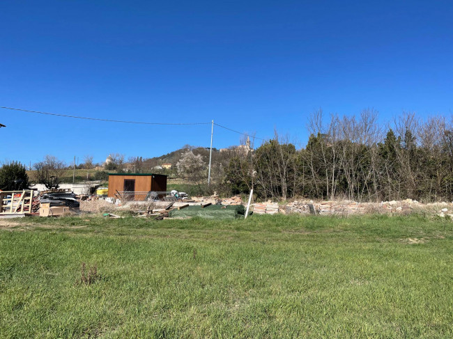 Terreno edificabile in vendita a Todi