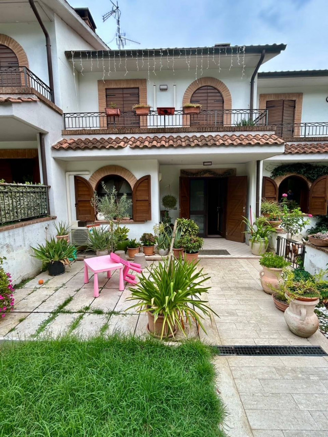 Villette a schiera in vendita a Todi