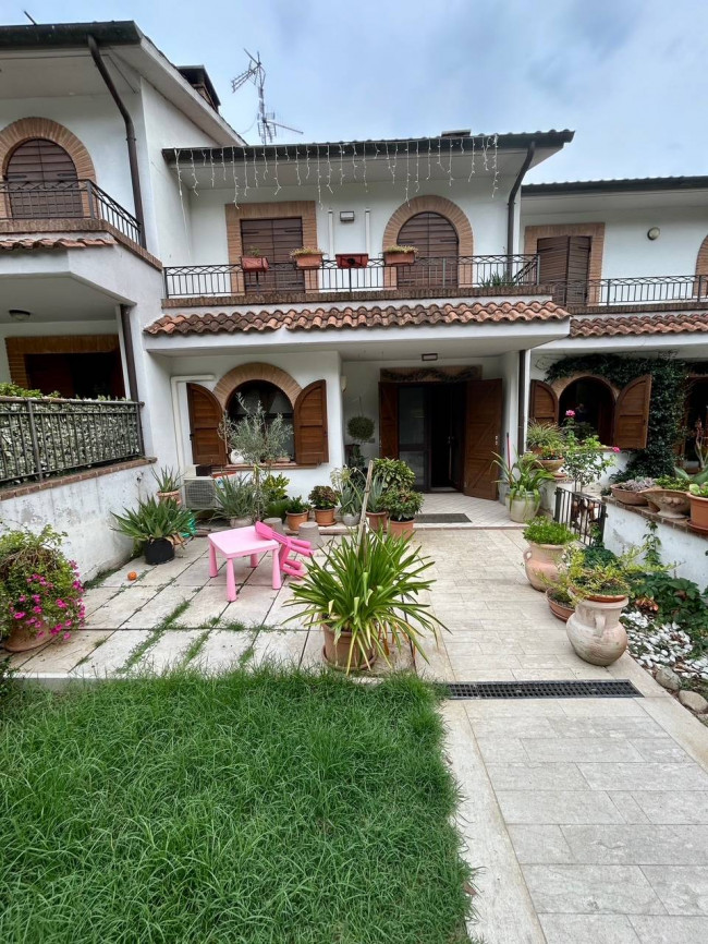 Villette a schiera in vendita a Todi