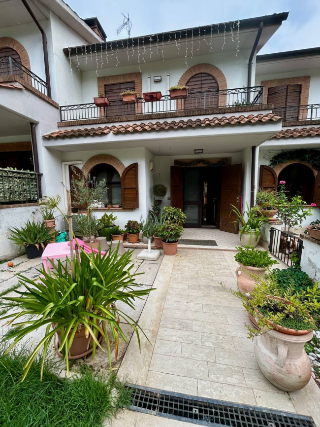 Villette a schiera in vendita a Todi