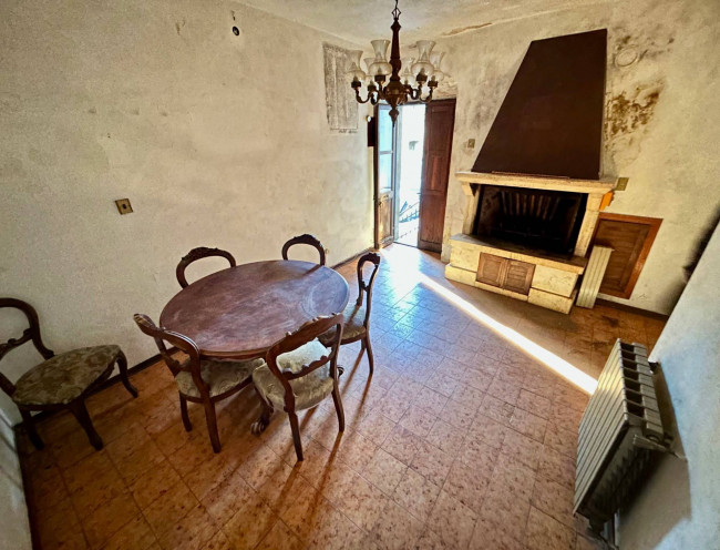 Villetta Bifamiliare in vendita a Baschi