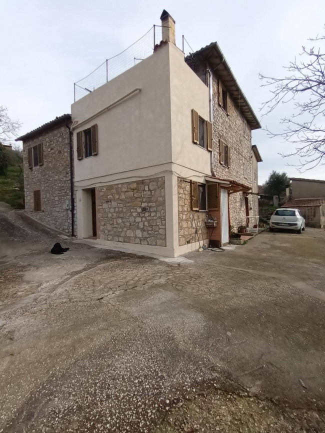 Villetta Bifamiliare in vendita a Todi