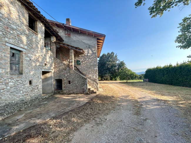Villetta Bifamiliare in vendita a Massa Martana