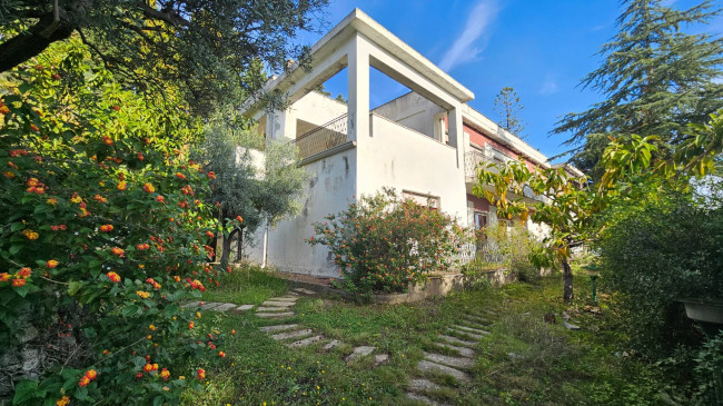 Villa in vendita a Stalettì